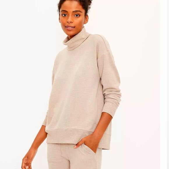 Lou & Grey NWT New Brushed Up Turtleneck Oversized Pocket Top Small - Picture 1 of 10
